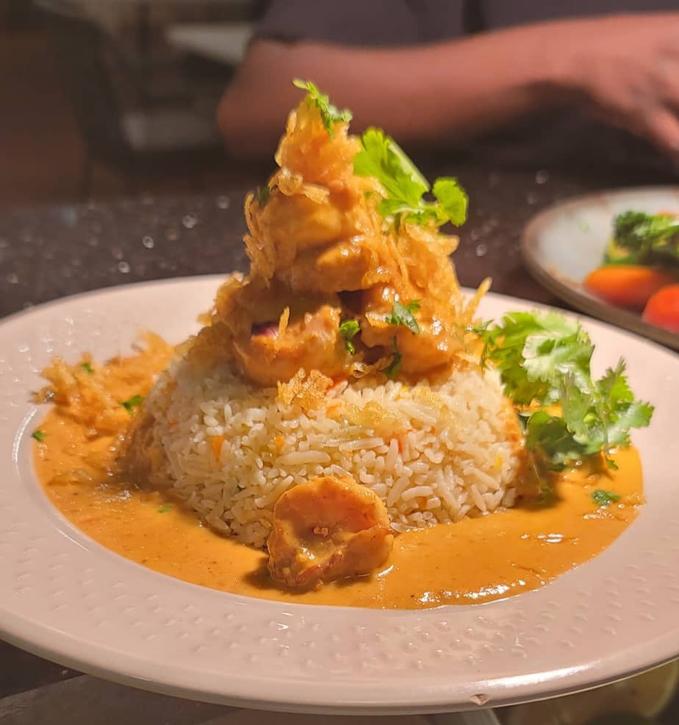 Curry rice tower with prawns